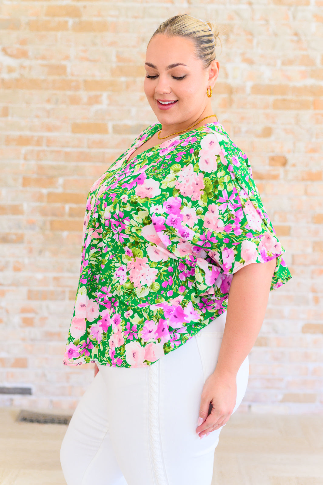 Florence V-Neck Statement Top in Kelly Green short sleeve